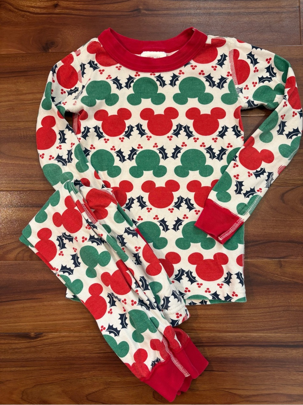 Hanna Anderson size 5 Kids Holiday Red & Green Mickey-Style Pajama Set